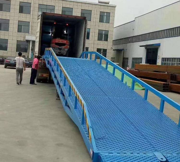 移動(dòng)式登車橋