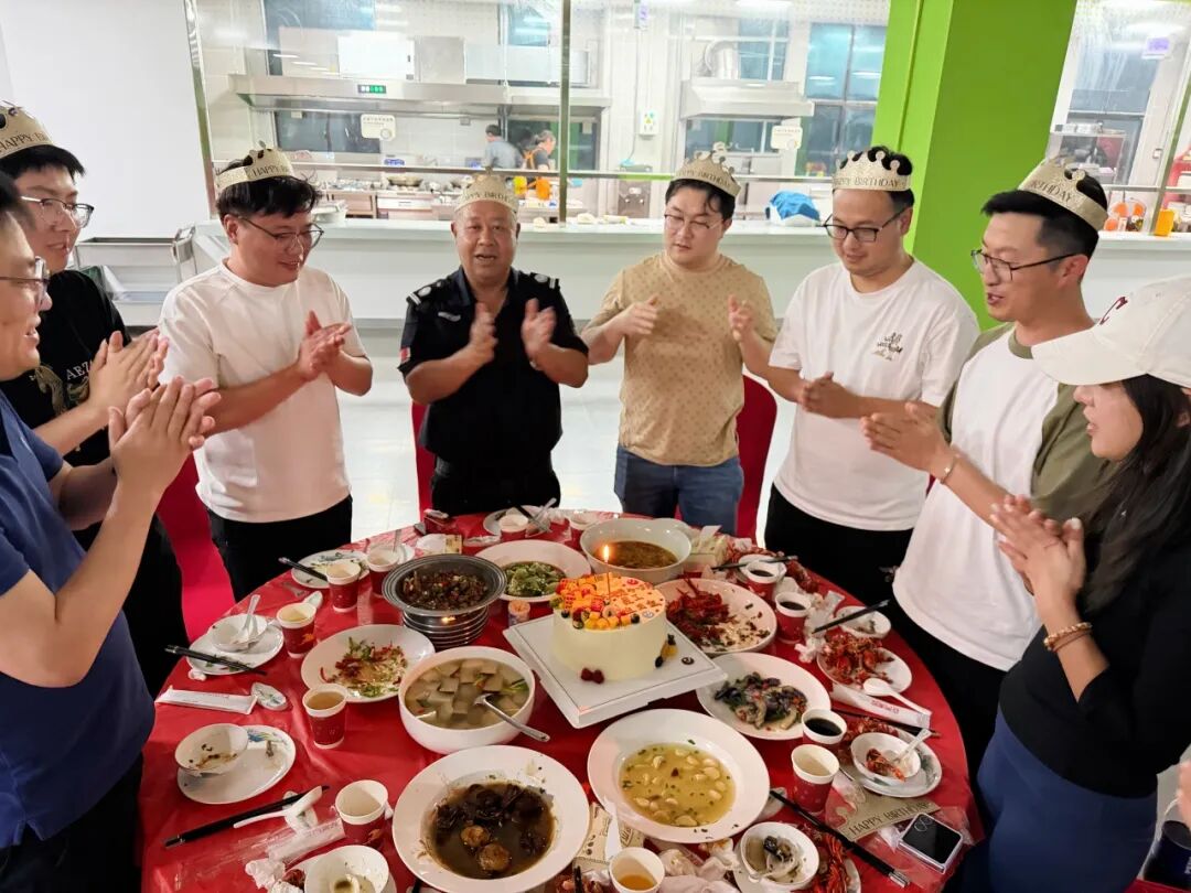 暖心聚力,溫情相伴|鴻心黨支部、工會聯合舉辦員工生日會(圖9)