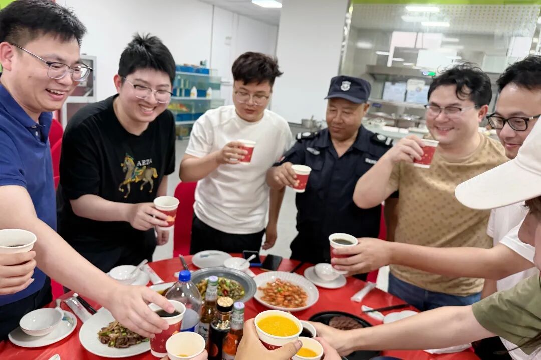暖心聚力,溫情相伴|鴻心黨支部、工會聯合舉辦員工生日會(圖20)